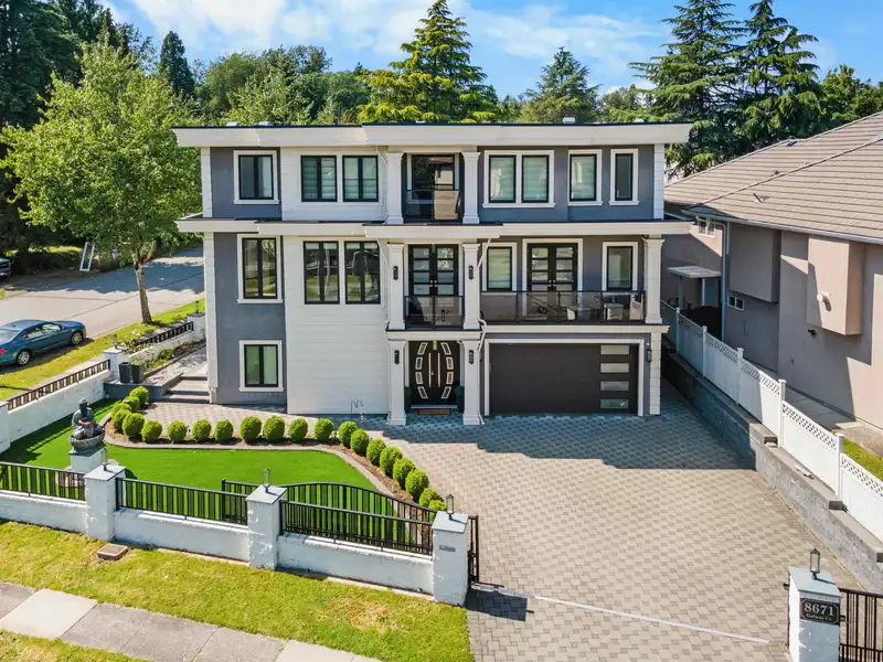 8671 GALWAY CRESCENT - photo 1 of 39