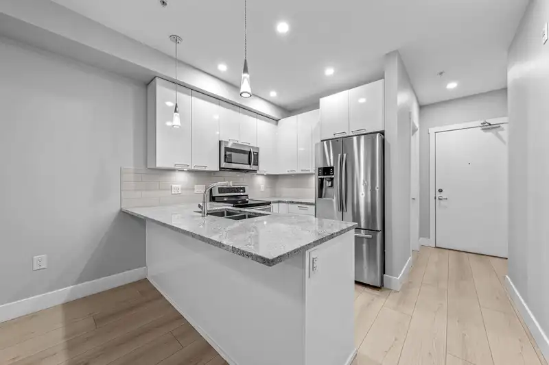 208 20175 53 AVENUE - photo 4 of 30