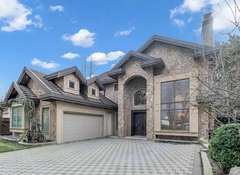 8560 RYAN ROAD - photo 2 of 36