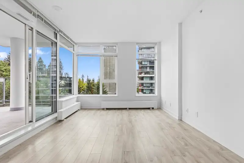 702 8940 UNIVERSITY CRESCENT - photo 4 of 17