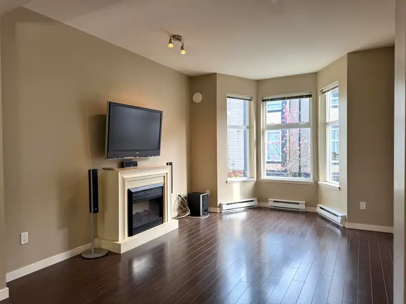 21 6099 ALDER STREET - photo 2 of 21