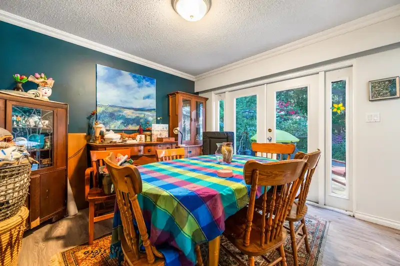 5261 CLIFFRIDGE AVENUE - photo 4 of 25