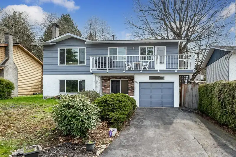 13414 113 AVENUE - photo 1 of 39