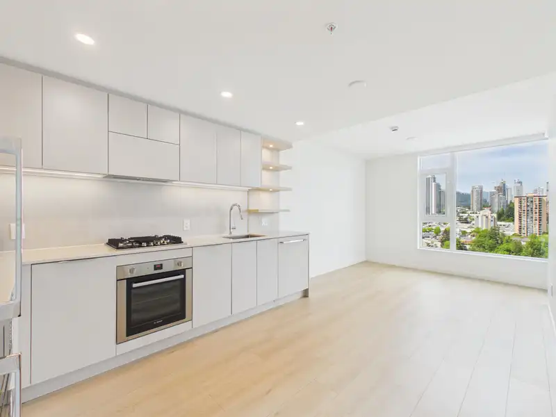 1604 311 ALDERSON AVENUE - photo 2 of 39
