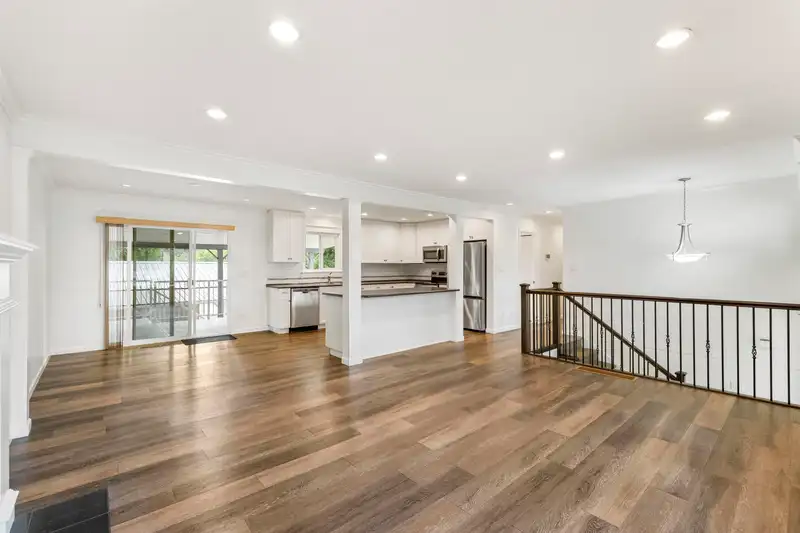 2170 WILDWOOD STREET - photo 4 of 34