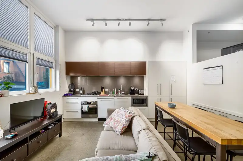 208 150 E CORDOVA STREET - photo 3 of 15