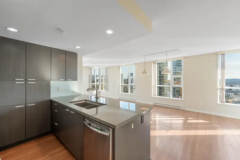 1606 2232 DOUGLAS ROAD - photo 3 of 24
