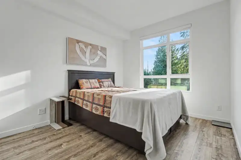 308 13969 96 AVENUE - photo 1 of 25