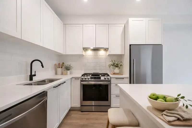 315 5415 BRYDON CRESCENT - photo 3 of 38