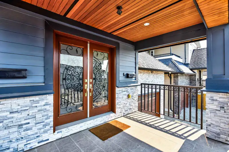 351 PEMBINA STREET - photo 4 of 39
