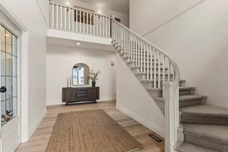 9808 CHAPMAN ROAD - photo 4 of 40