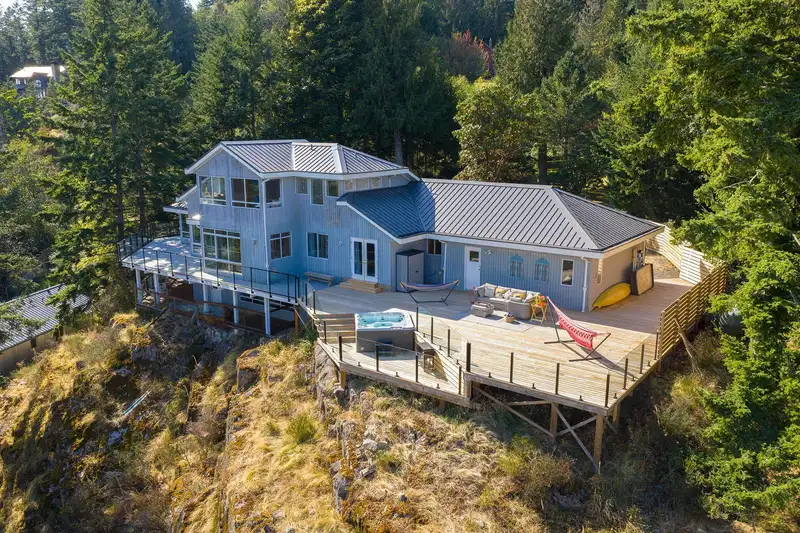 252 JASON ROAD - photo 2 of 40