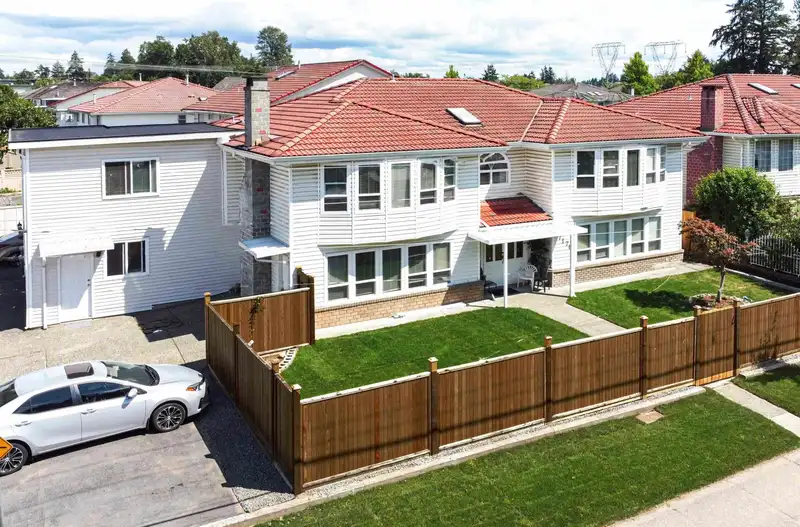 7176 124 STREET - photo 1 of 6