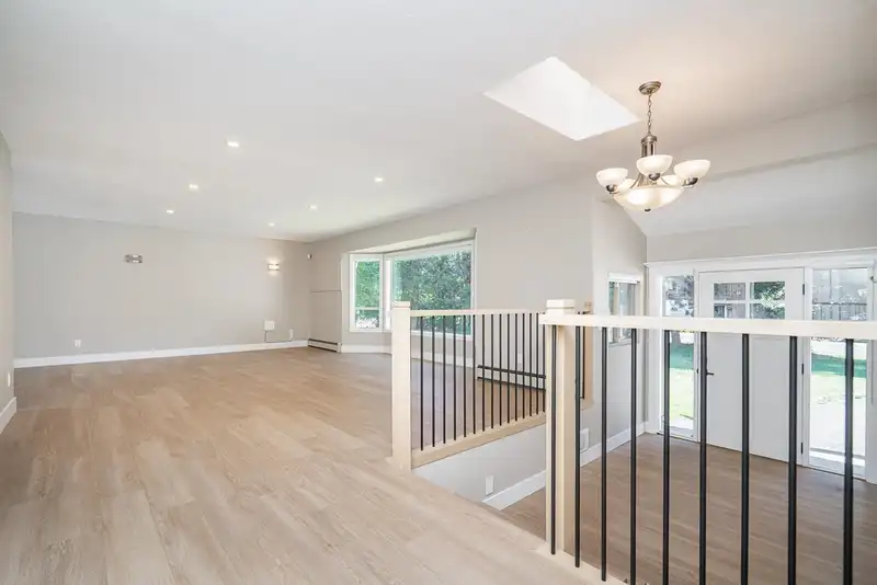 25016 59 AVENUE - photo 4 of 39