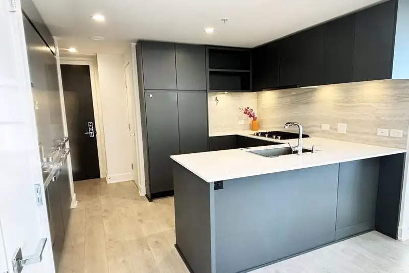 1707 450 WESTVIEW STREET - photo 3 of 32