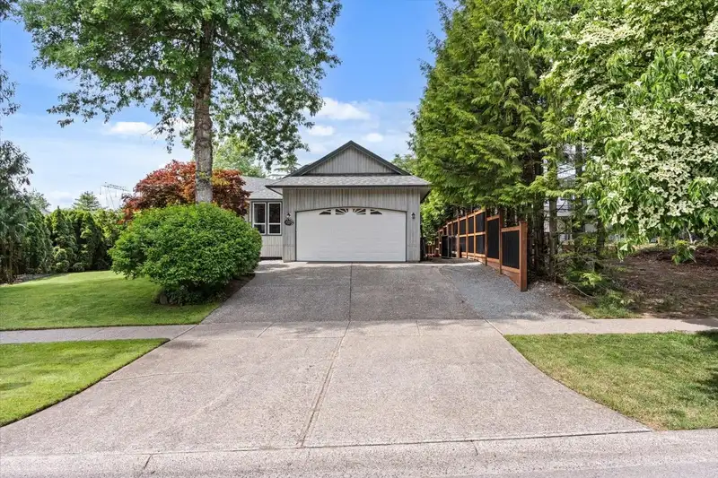 10303 ROYALWOOD BOULEVARD - photo 1 of 40