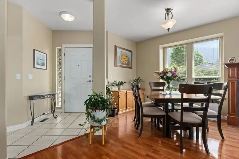 10303 ROYALWOOD BOULEVARD - photo 4 of 40