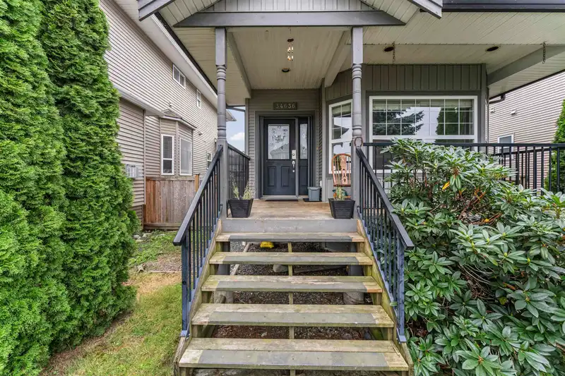 34636 7TH AVENUE - photo 3 of 30