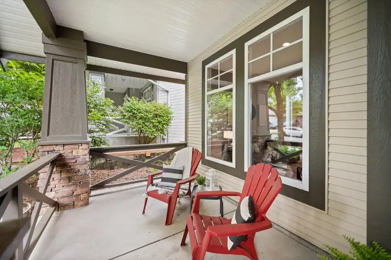 10352 164A STREET - photo 4 of 40