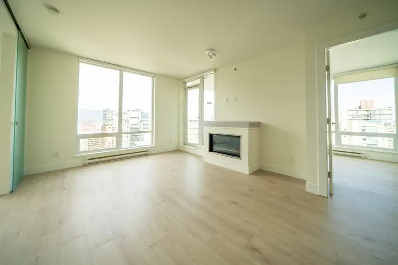 2802 535 SMITHE STREET - photo 4 of 10