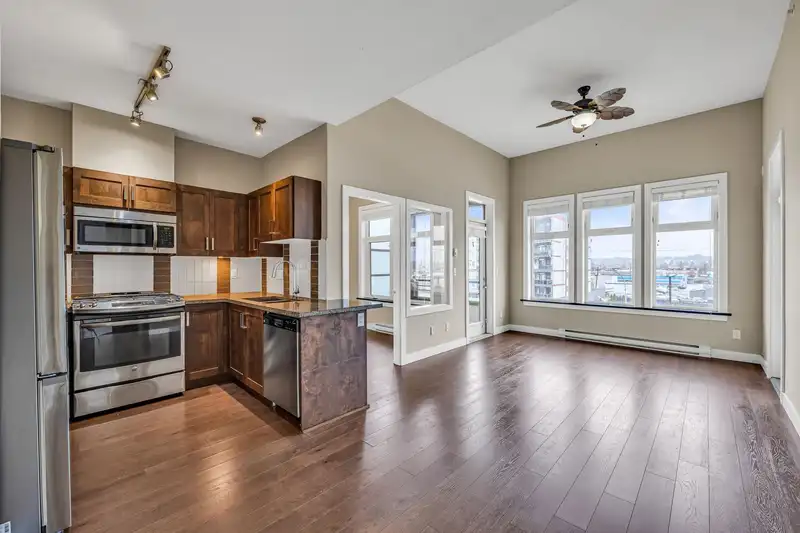 404 20078 FRASER HIGHWAY - photo 4 of 29