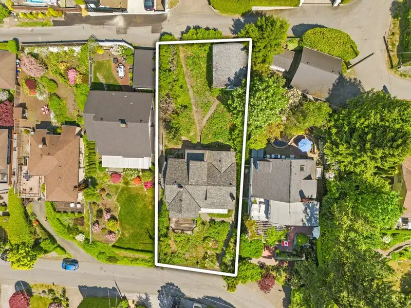1013 DUCHESS AVENUE - photo 4 of 28