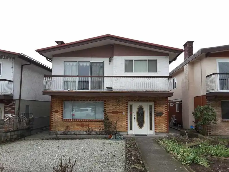 3386 QUEENS AVENUE - photo 1 of 3