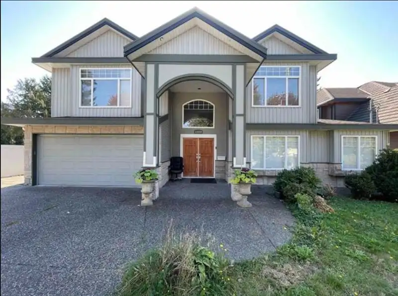 13494 98A AVENUE - photo 1 of 3