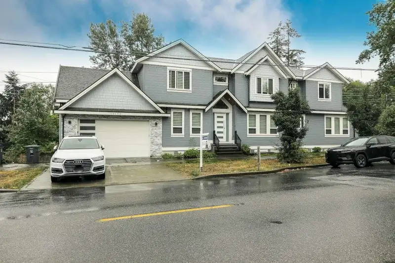 14188 68 AVENUE - photo 1 of 34