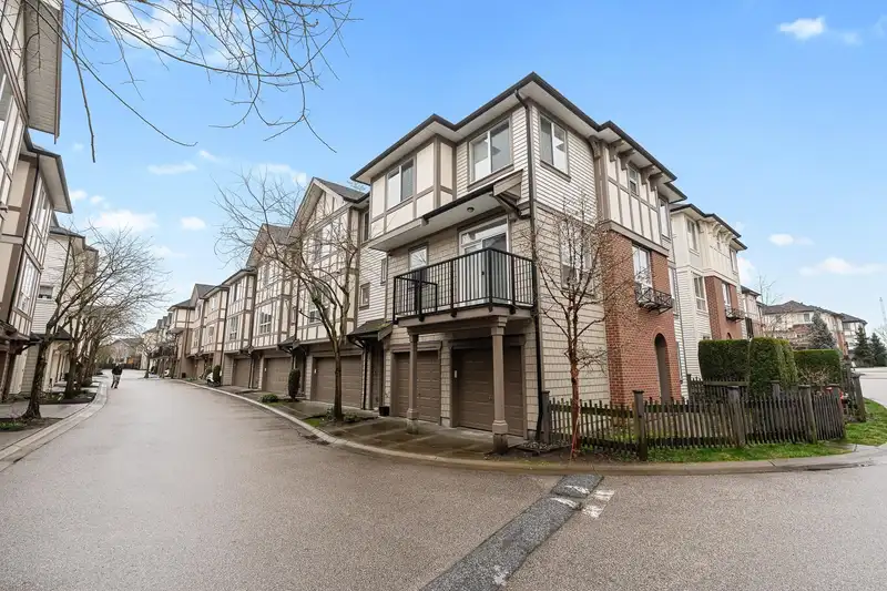 71 7848 209 STREET - photo 2 of 31