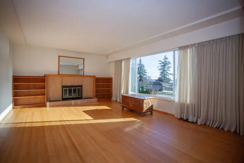 14451 MANN PARK CRESCENT - photo 4 of 18
