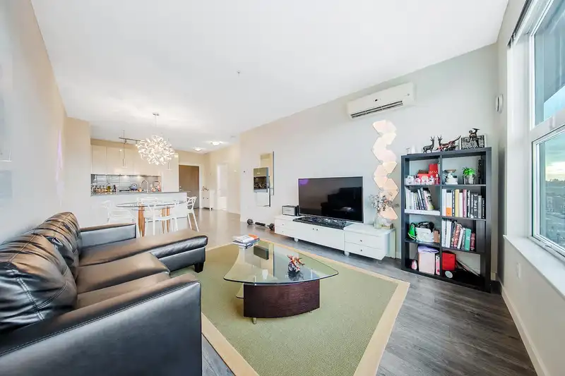521 9311 ALEXANDRA ROAD - photo 1 of 27