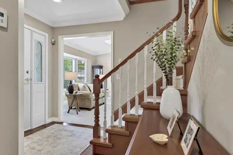 16366 94 AVENUE - photo 3 of 40