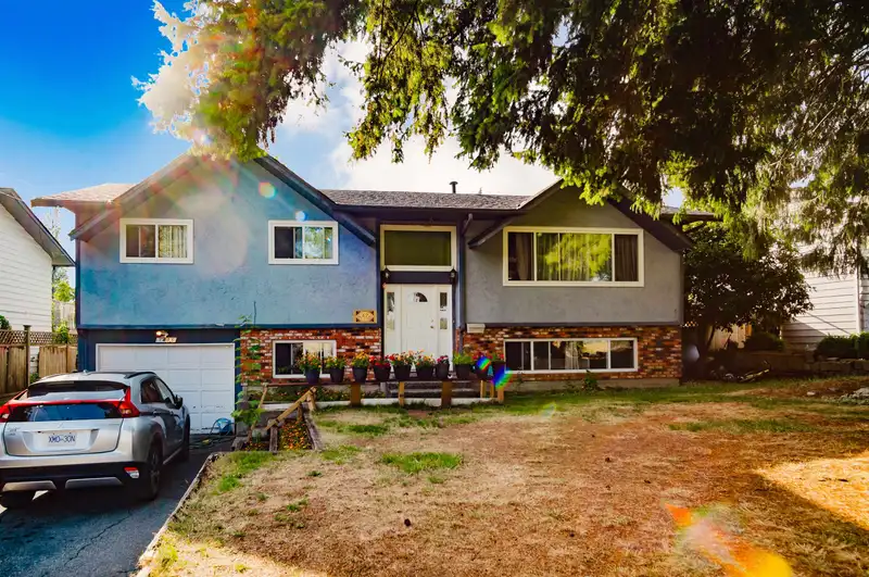 7475 112 STREET - photo 1 of 31