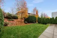 3 3595 SALAL DRIVE - thumbnail 28