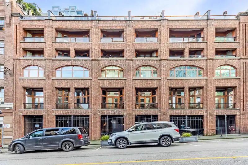 5-1 550 BEATTY STREET - photo 1 of 28