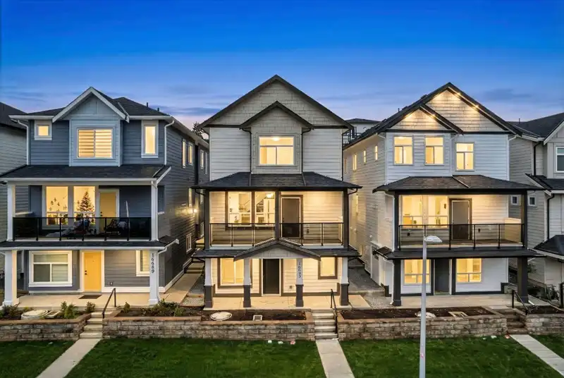 101 16697 16 AVENUE - photo 1 of 40