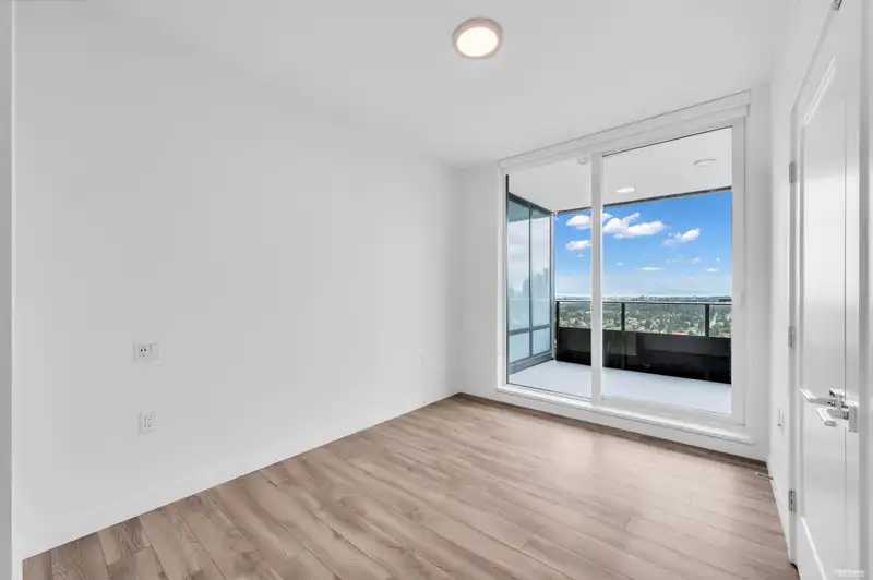 3101 6699 DUNBLANE AVENUE - photo 4 of 40