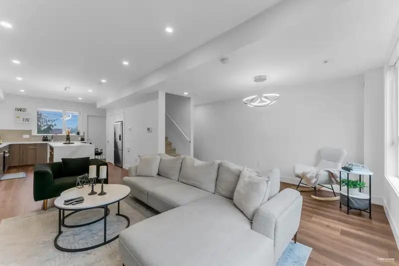 33 5858 132 STREET - photo 2 of 17
