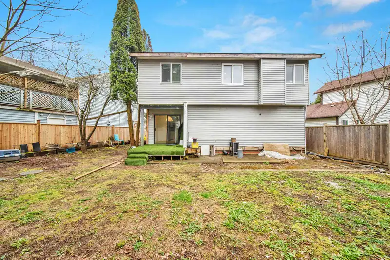 15474 90 AVENUE - photo 2 of 31