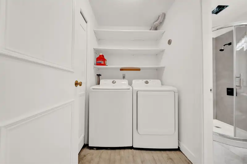 15474 90 AVENUE - photo 3 of 31