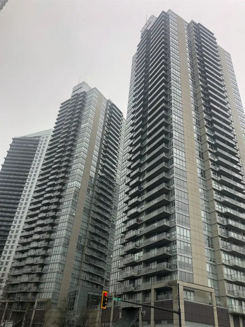 2109 13688 100 AVENUE - photo 1 of 28