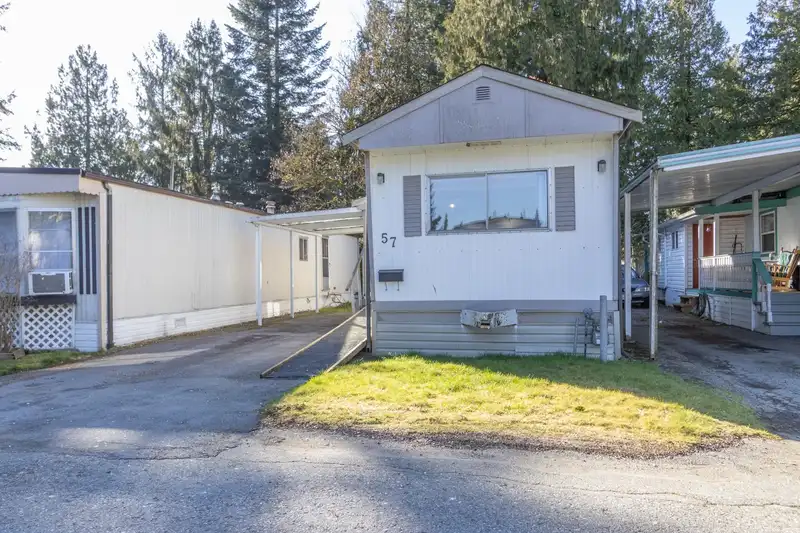57 21163 LOUGHEED HIGHWAY HIGHWAY - photo 2 of 14
