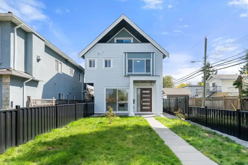 6692 NANAIMO STREET - photo 1 of 35