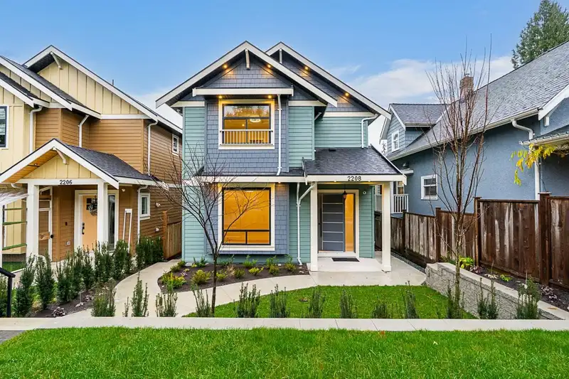 2208 ST GEORGE STREET - photo 1 of 40