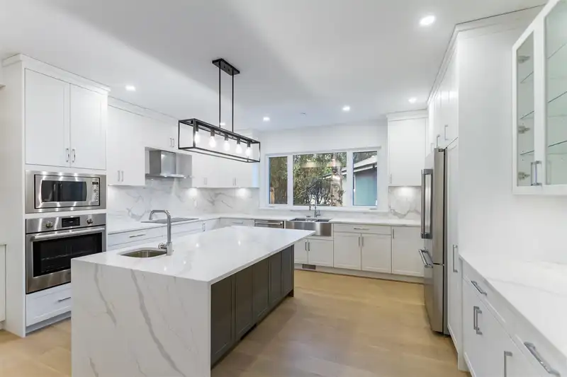 4085 SW MARINE DRIVE - photo 4 of 28