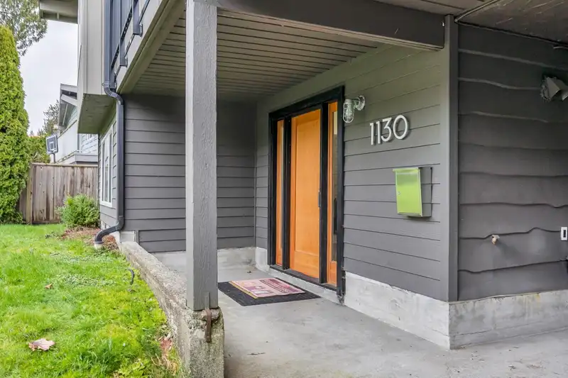 1130 BLUE HERON CRESCENT - photo 3 of 40