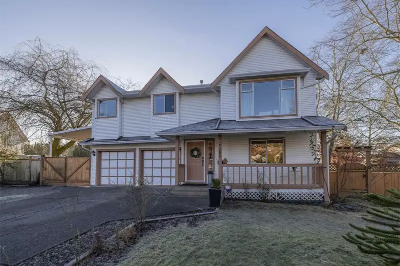 21658 50B AVENUE - photo 2 of 37