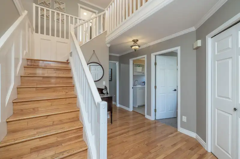21658 50B AVENUE - photo 4 of 37