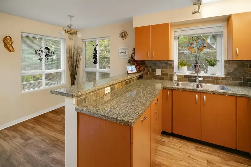 115 20750 DUNCAN WAY - photo 4 of 28